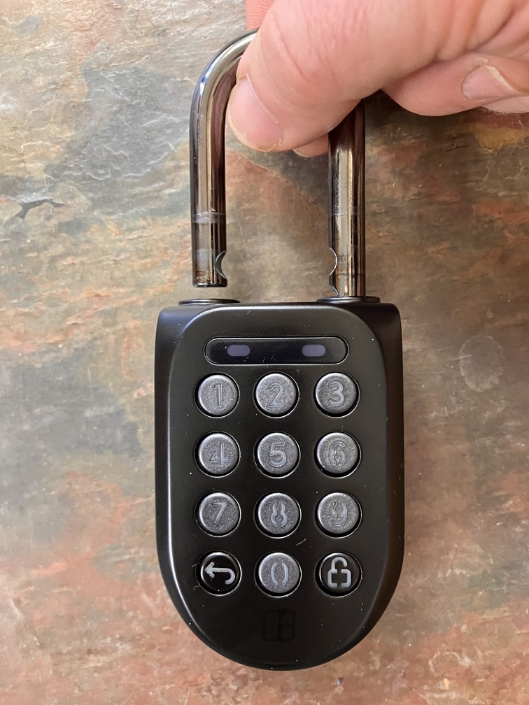 Pull open shackle